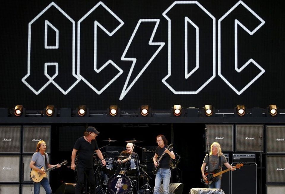 AC/DC'nin "Back in Black" şarkısı 1 milyar izlenmeye ulaştı - 1