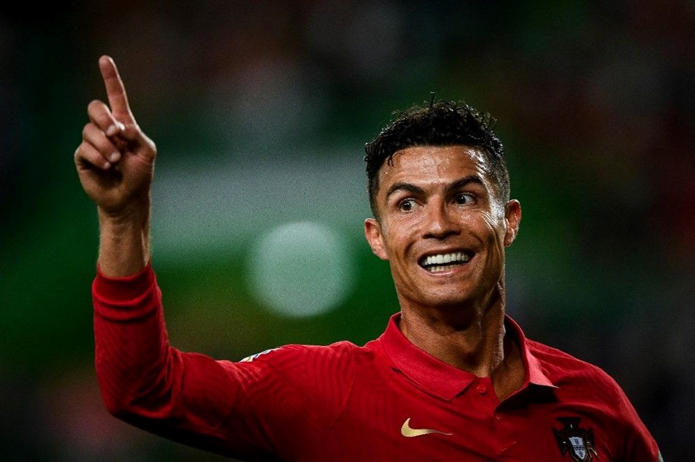 Cristiano Ronaldo'nun telefonunu parçaladığı otizmli taraftarın annesi konuştu: Tehdit edildim - 7
