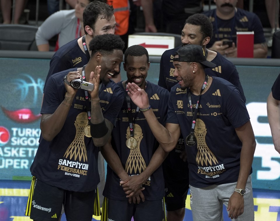Fenerbahçe Beko'nun üçlemesine büyük övgü: "Türk basketbol tarihinin en büyük üç başarısından biri!" - 2