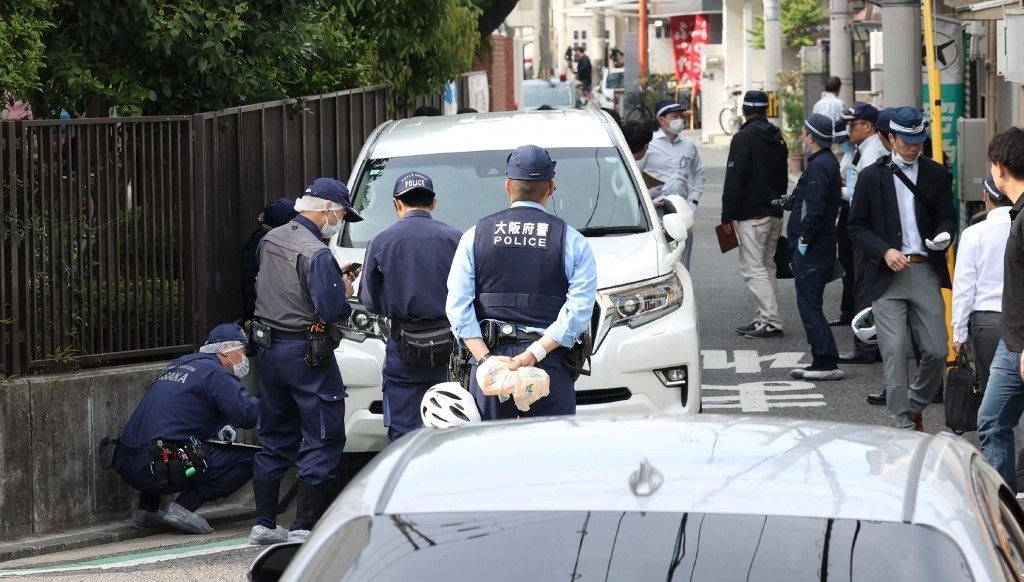 Osaka'da araç çocukların arasına daldı