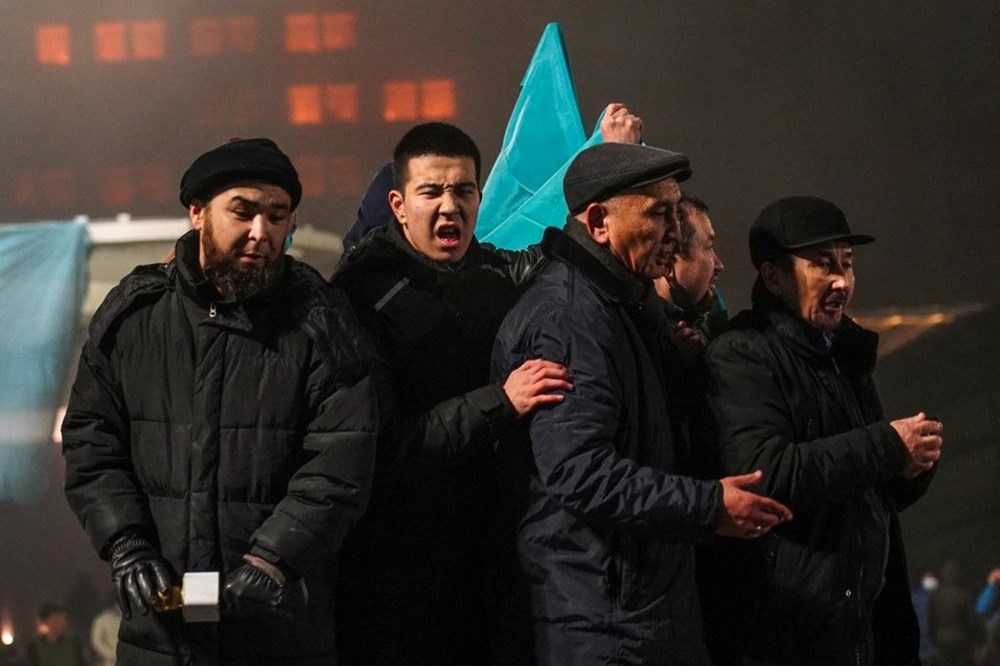 Kazakistan'daki akaryakıt zammı protestolarında son durum: Rusya destekli ülkeler askeri birlik gönderecek - 11