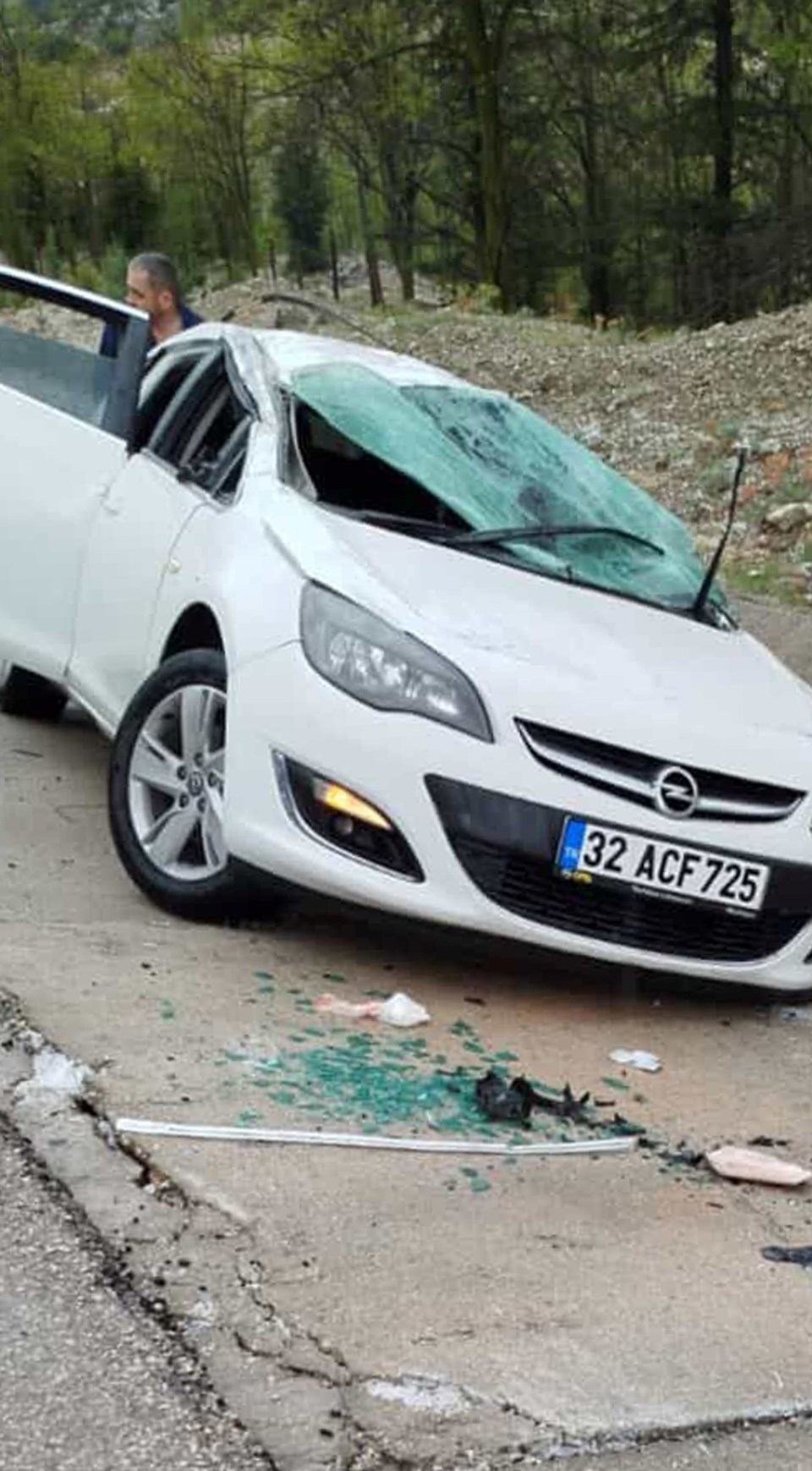 Isparta’da kaza yerinde ikinci kaza: Ambulans ve polis araçlarına çarptı, 10 kişi yaralandı - 1