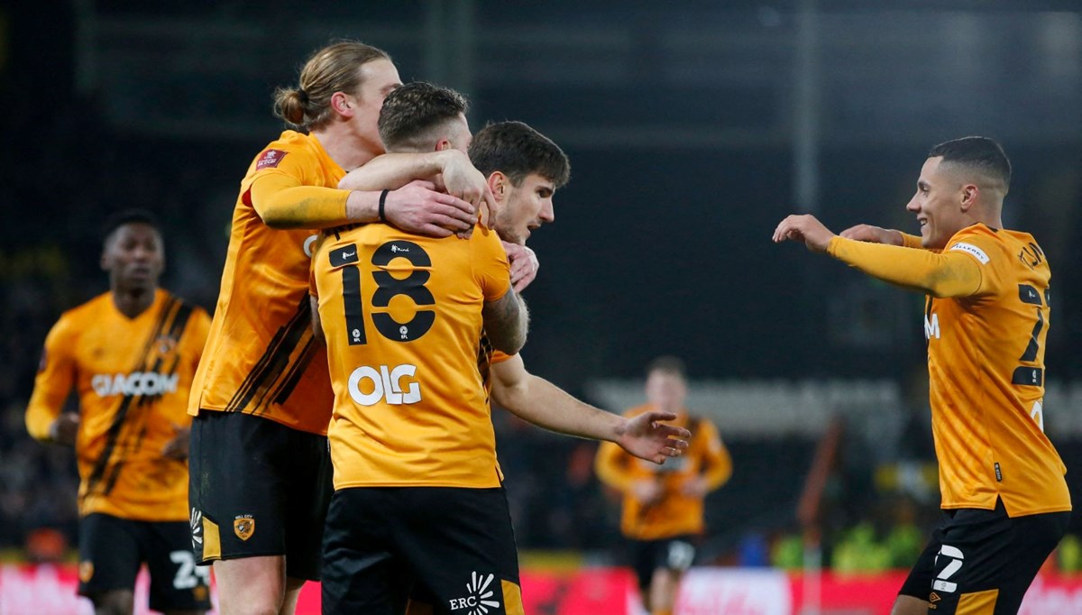 Hull City'den Acun Ilıcalı'ya 3 puanlı karşılama