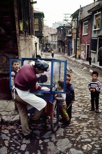 vefatinin ikinci yilinda ara guler in