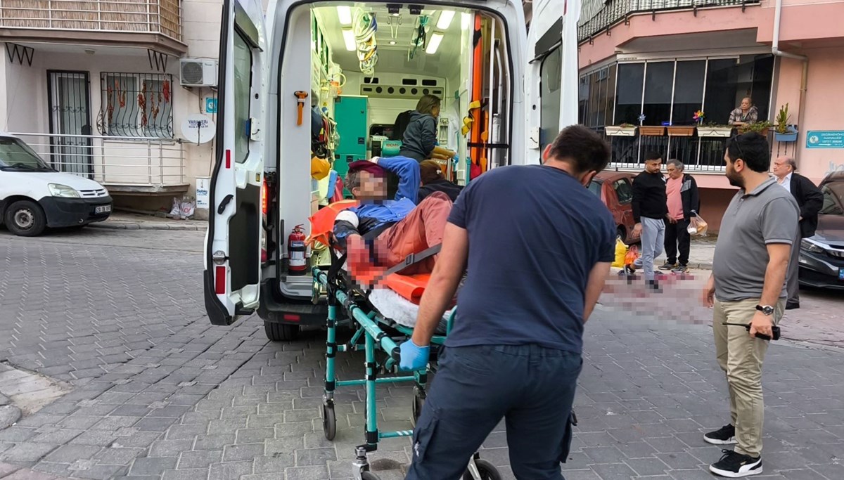 Sokak ortasında abisini bıçakladı Sokak ortasında abisini bıçakladı