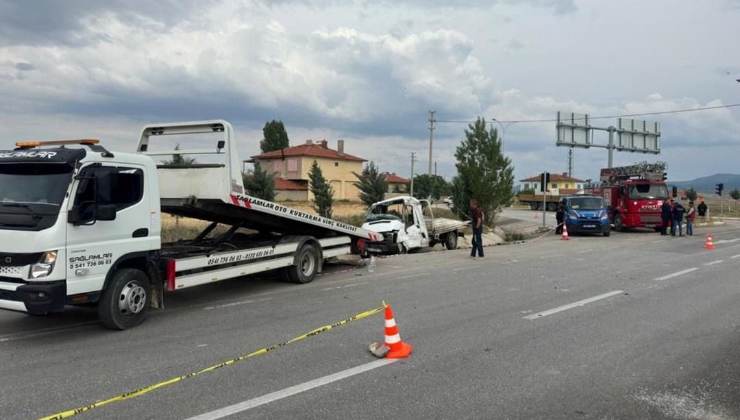 Afyonkarahisar'da feci kaza: 2 ölü