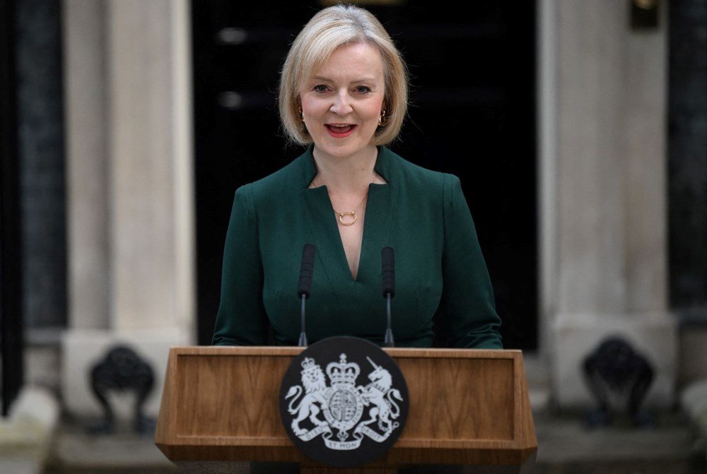 İngiltere Eski Başbakanı Liz Truss'a bornoz ve parti faturası