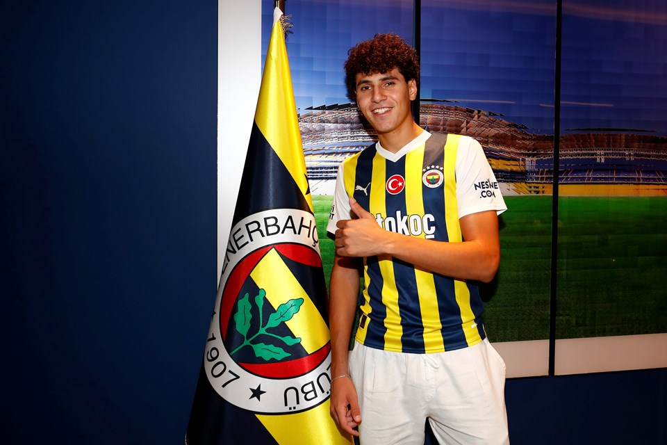 Fenerbahçe'de 1 dakika bile süre almamıştı, menajeri açıkladı: "Avrupa'ya gideceğiz!" - 1