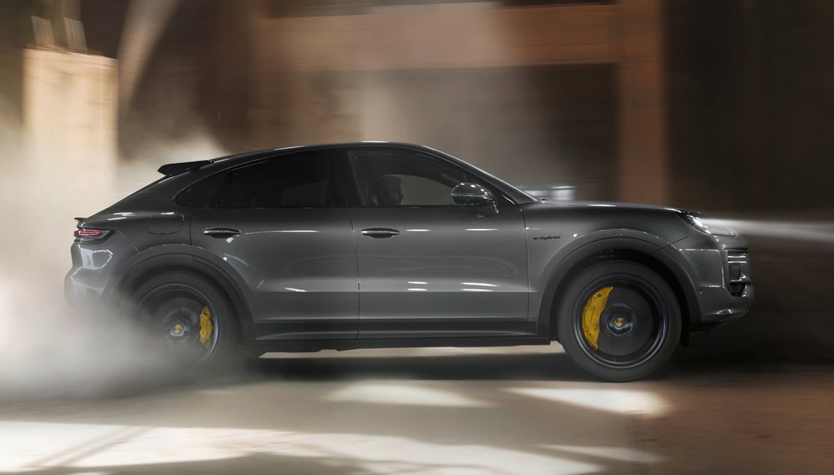 Porsche, tüm zamanların en güçlü Cayenne'ini sundu Porsche, tüm zamanların en güçlü Cayenne'ini sundu
