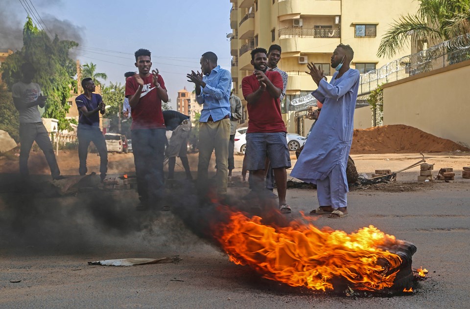 Sudan’da darbe karşıtı protestolarda can kaybı 7’ye yükseldi - 1