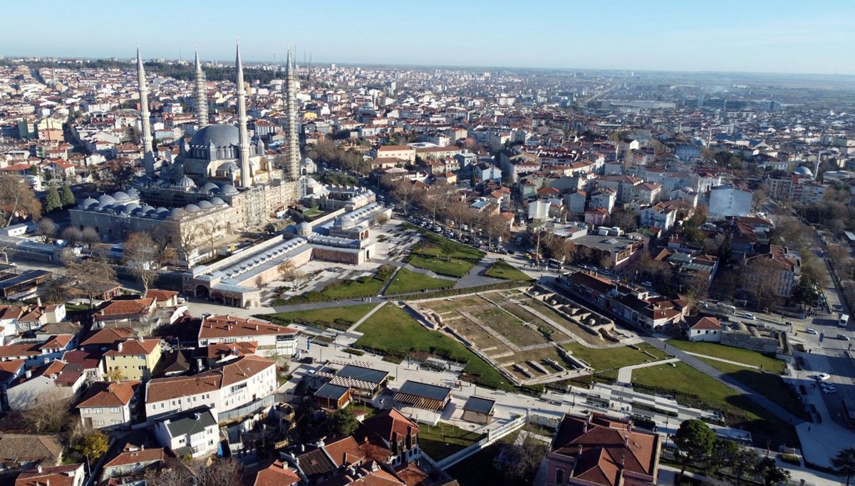 Selimiye Meydanı'ndaki 6 asırlık han ve hamamın restorasyonuna başlandı