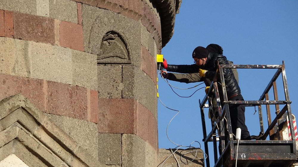 800 yıllık Üç Kümbetler'in hareketliliği sensörlerle inceleniyor - 4