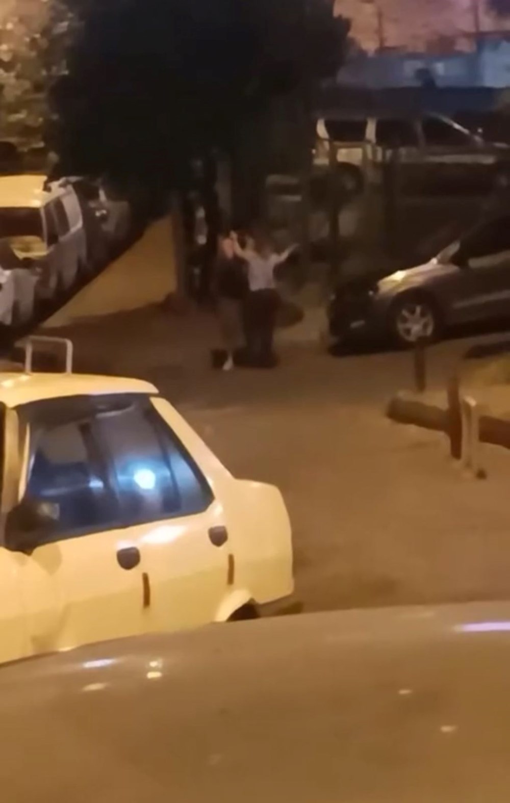 Sevgilisine saldırdı, üstünü paramparça etti! “Sanki başka kadın yok, bu ne ya” - 3