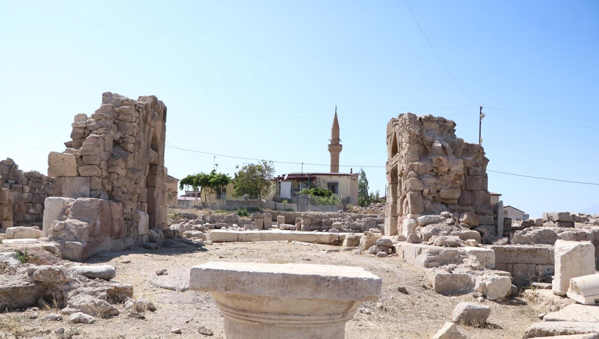 Tyana Antik Kenti'nde sekizgen planlı kilise gün yüzüne çıkarılıyor