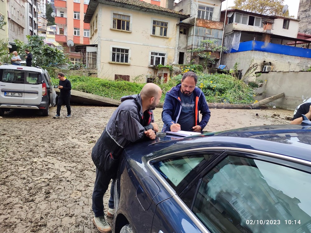 Trabzon'da su baskını ve heyelan: 16 kişi tahliye edildi - 4