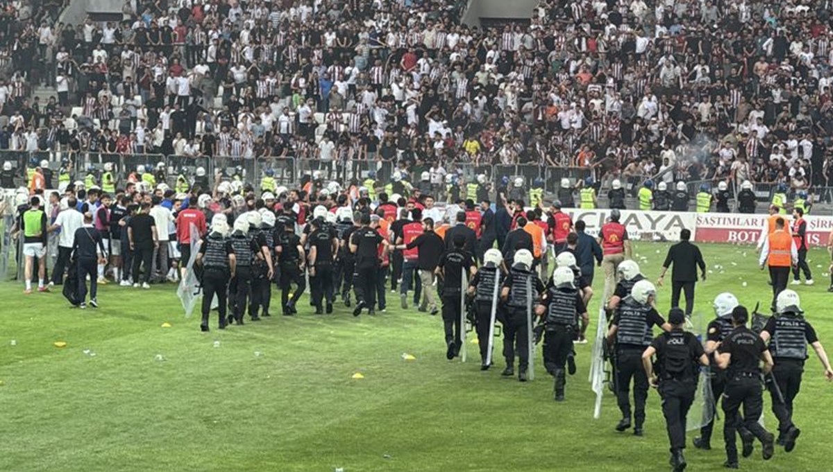 Tatil edilen maç için TFF'den ilk açıklama: Karar ne olacak? Tatil edilen maç için TFF'den ilk açıklama: Karar ne olacak?