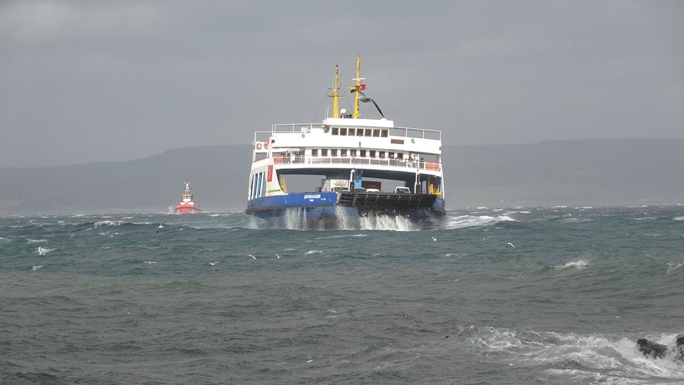 Çanakkale Boğazı, gemi trafiğine kapatıldı - 1