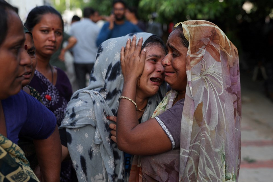 Hindistan'da yolcu uçağı faciası: 240'dan fazla kişi hayatını kaybetti - 4