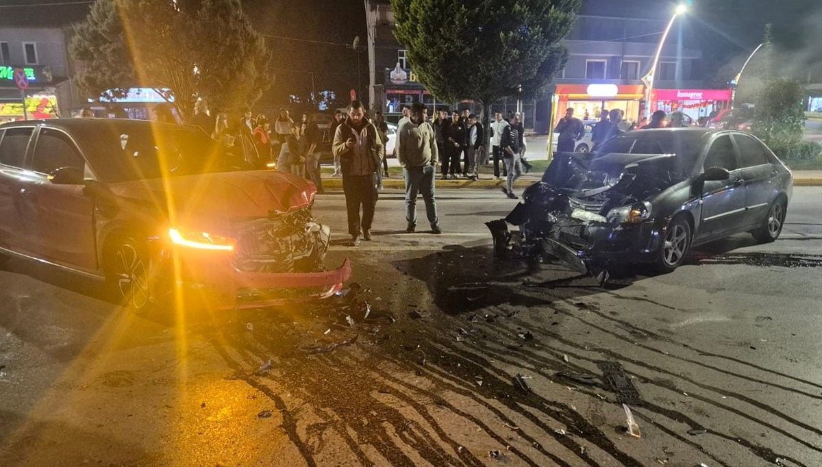 Kocaeli'nde yaralanmalı trafik kazası Kocaeli'nde yaralanmalı trafik kazası