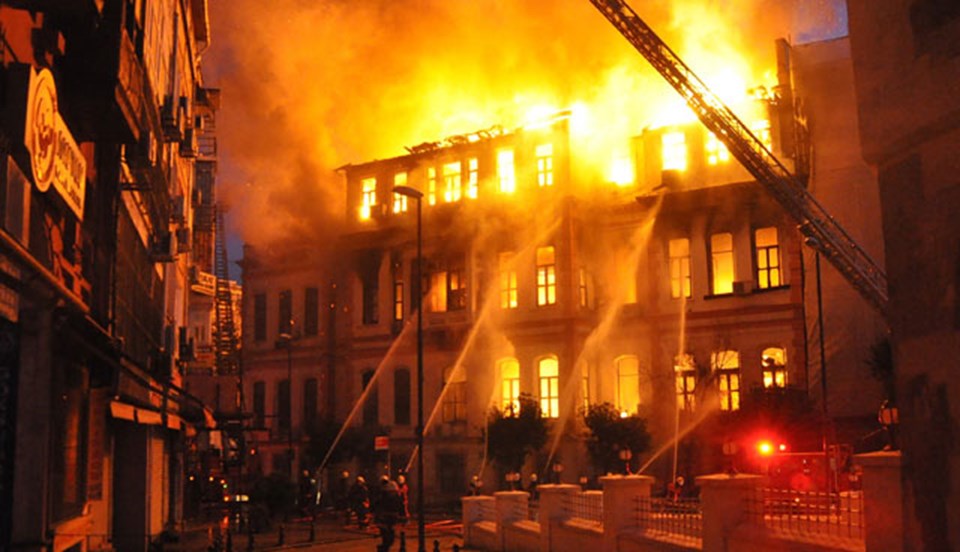 Milli Eğitim Müdürlüğü binasında yangın - 2