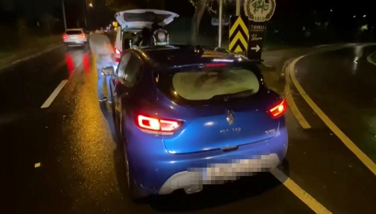 İstanbul'da ambulansa yol vermeyen sürücüye ceza İstanbul'da ambulansa yol vermeyen sürücüye ceza