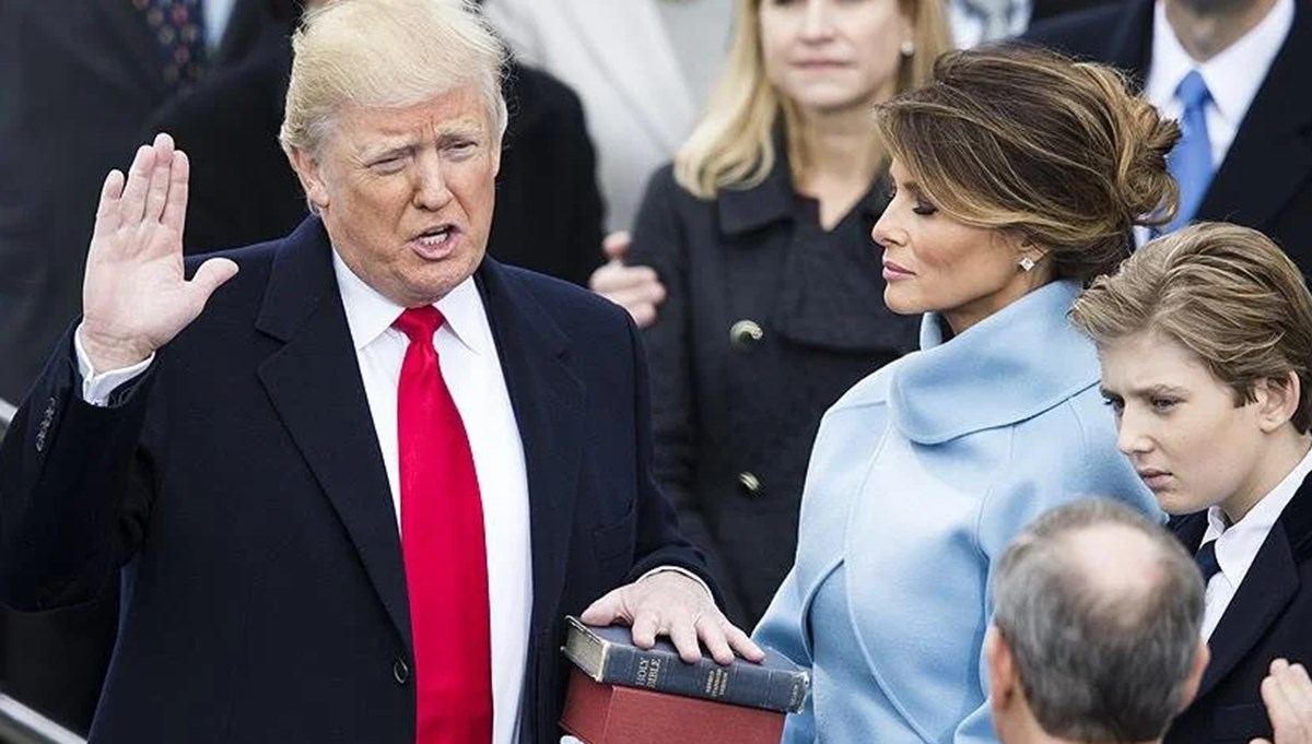 Donald Trump, internet üzerinden İncil satışına başladı Donald Trump, internet üzerinden İncil satışına başladı