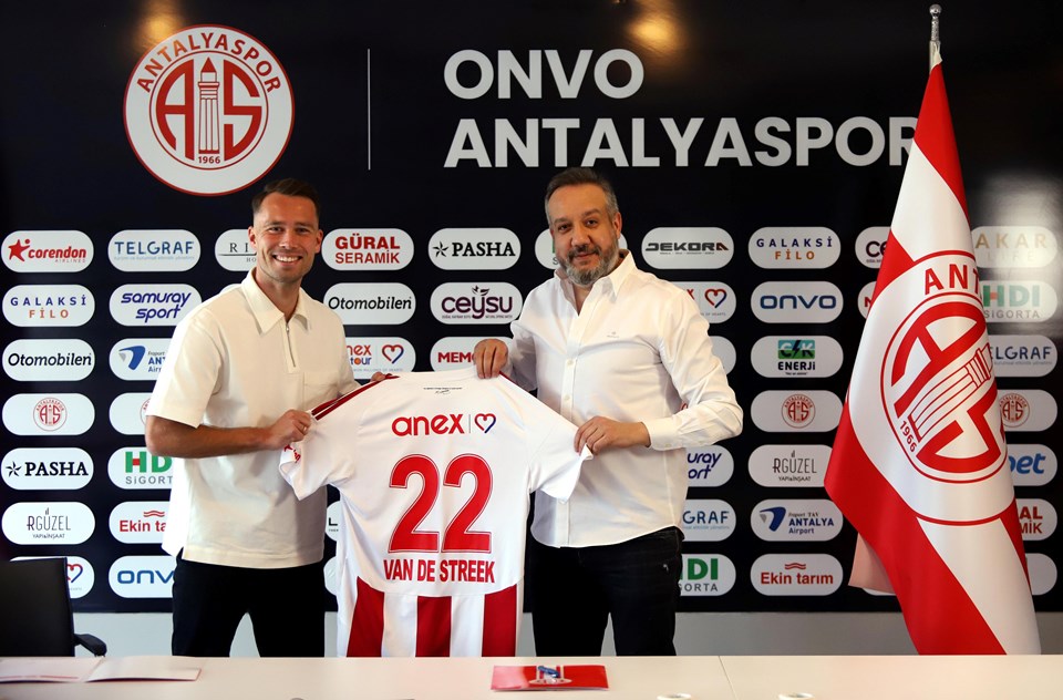 Antalyaspor, Van de Streek'in sözleşmesini uzattı - 1