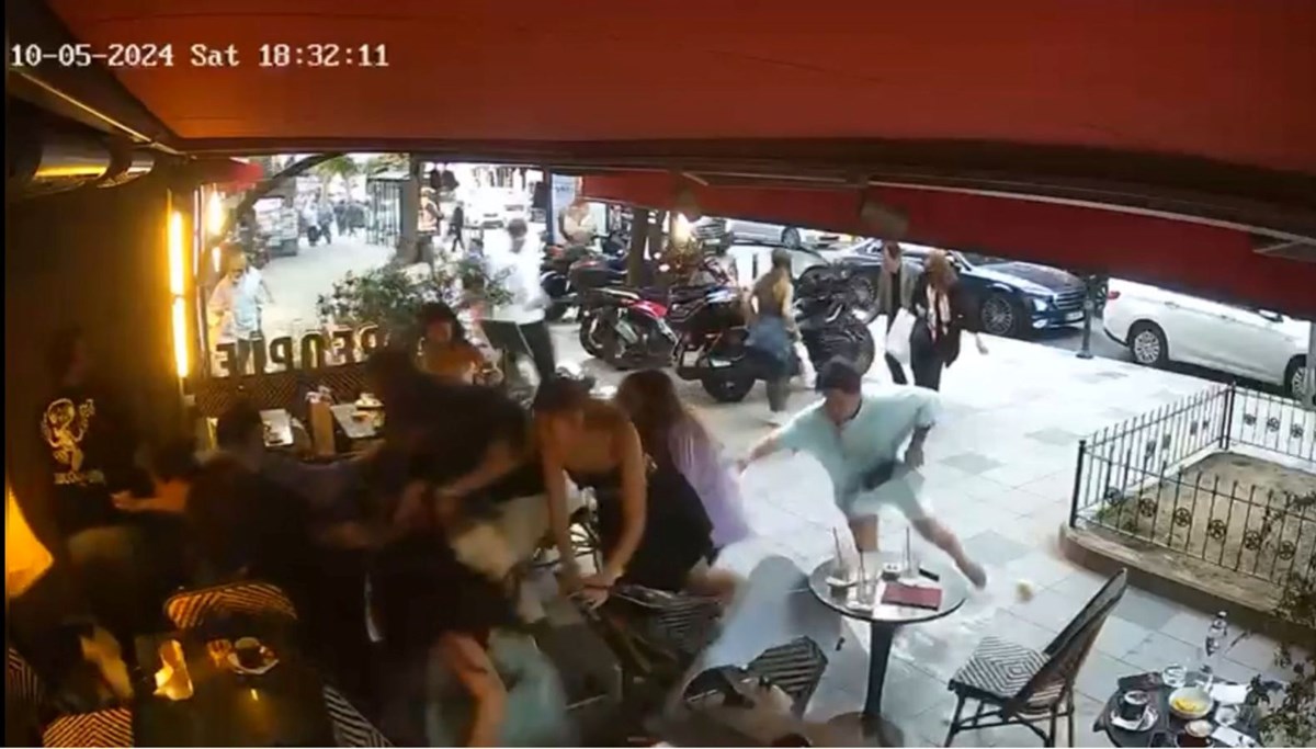Nişantaşı’nda silahlı saldırı paniği: Husumetlisini görünce silahını çekti, 5 kişi vuruldu Nişantaşı’nda silahlı saldırı paniği: Husumetlisini görünce silahını çekti, 5 kişi vuruldu