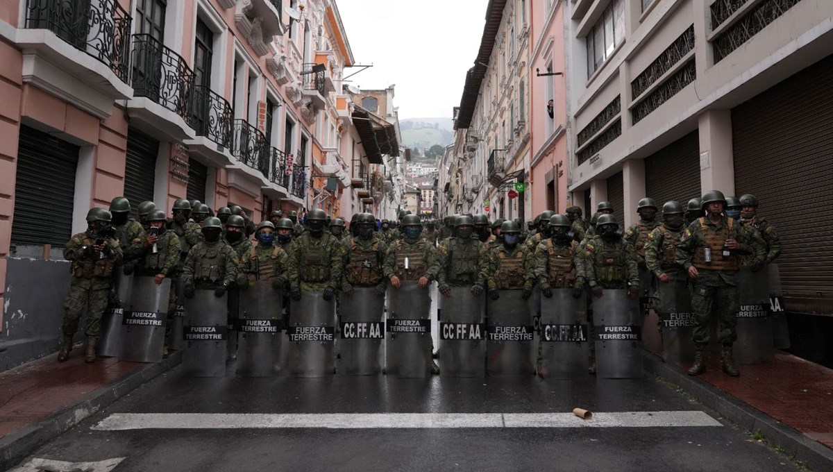 Ekvador'da yerli protestocuların saldırısında 18 polis kayboldu