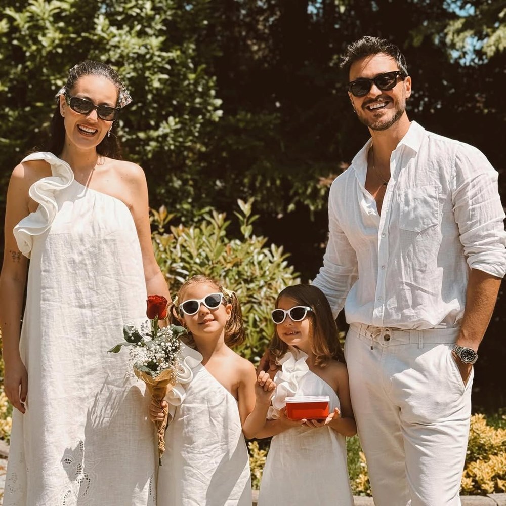 Pelin Akil ile Anıl Altan ikiz kızlarının doğum gününde bir ortaya geldi 73