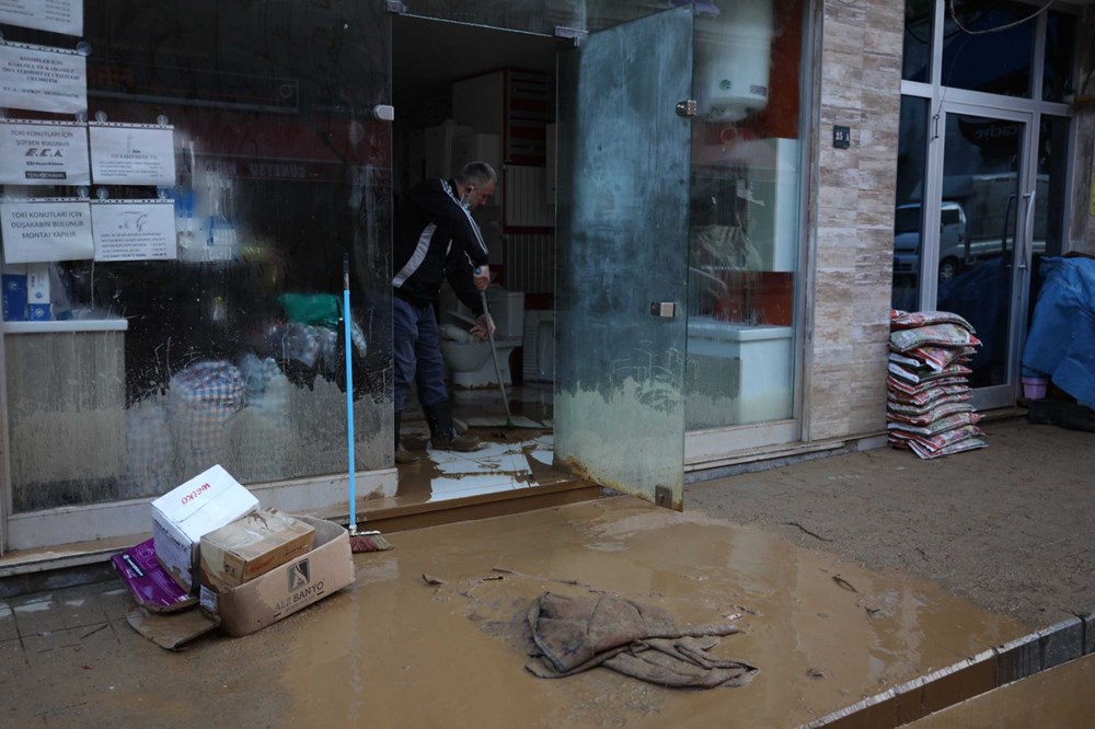 Rize’de sel ve heyelan afetinin hasarı gün ağarınca ortaya çıktı - 15