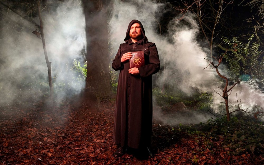 İngiltere'de Şeytan'a tapan gençlerin sayısı hızla artıyor (Satanizm nedir? Satanizm neden popülerleşiyor?) - 8