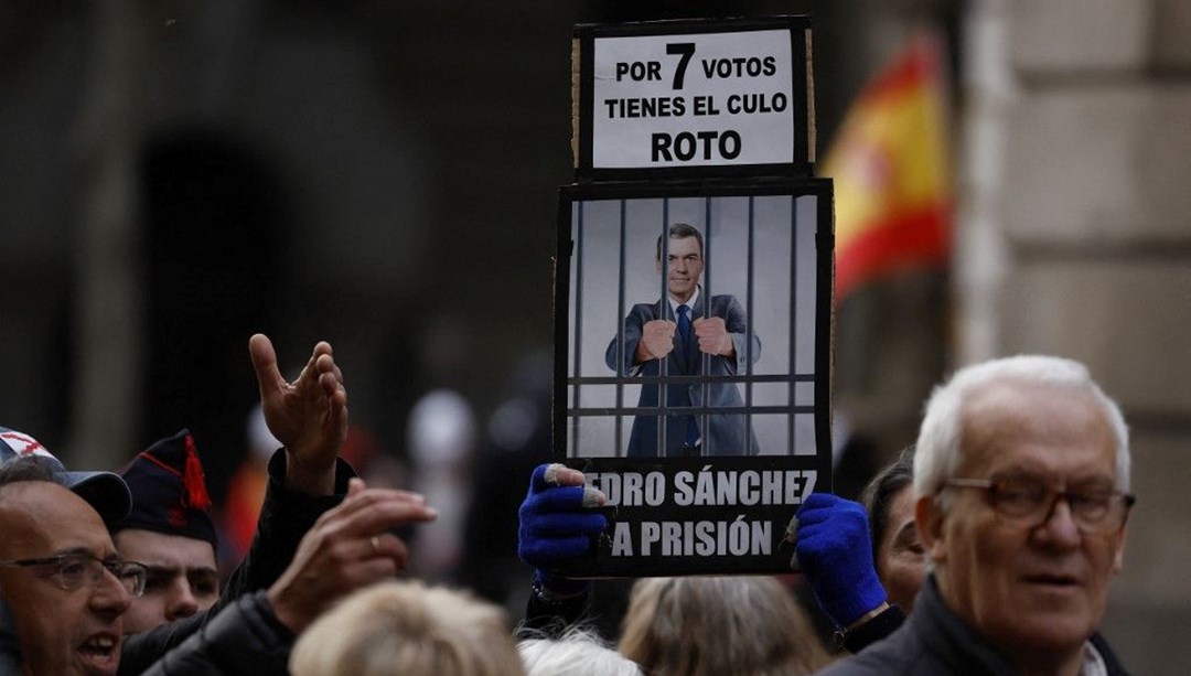 İspanya'da yolsuzluk suçlaması: Başbakan Sanchez, kararını verdi