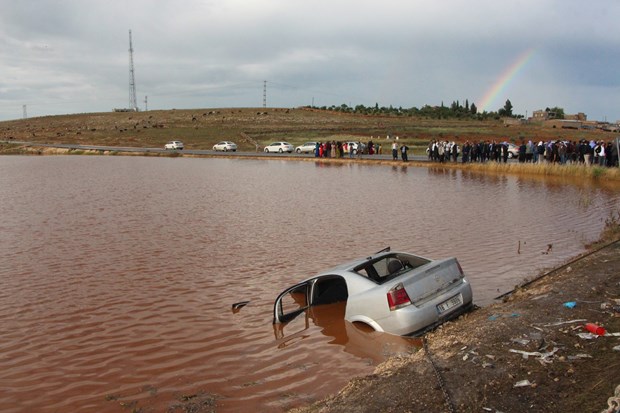 Trafik Kazası: 4 ölü 3 Yaralı 10 48Z6tIiNoUOLkL r Wj6ag