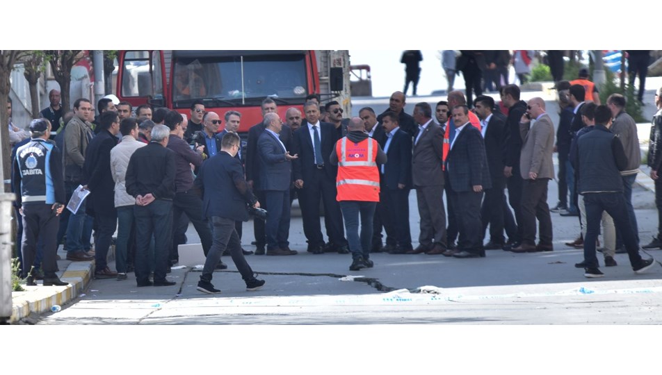 Esenyurt'ta cadde üzerinde oluşan çatlağa ilişkin açıklama