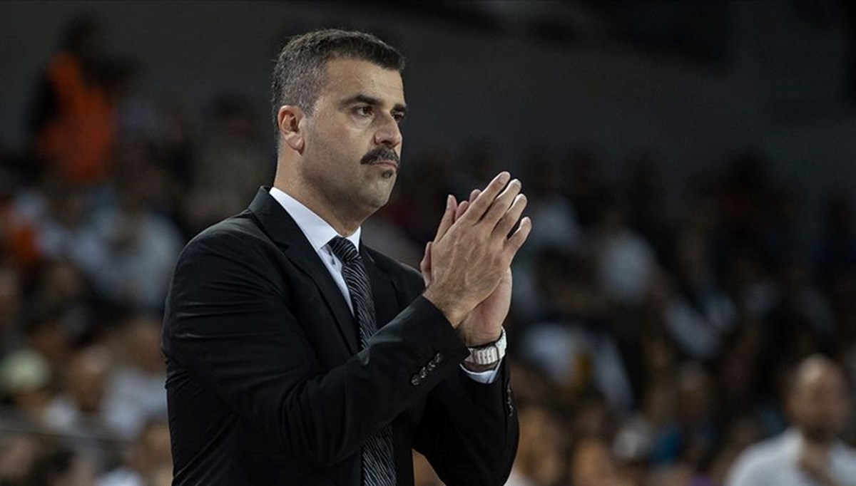 Anadolu Efes'te Erdem Can ile yollar ayrıldı Anadolu Efes'te Erdem Can ile yollar ayrıldı