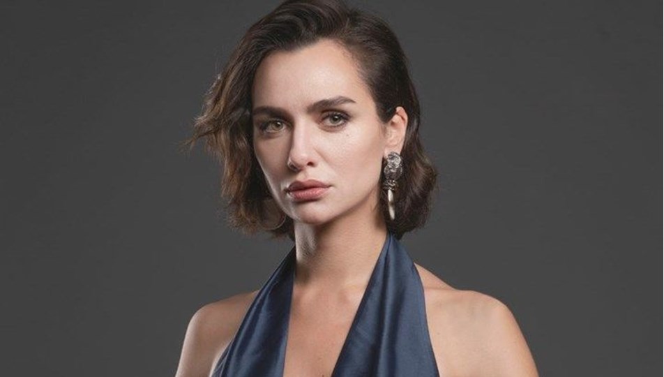 Birce Akalay kendi adına açılan sahte hesapla ilgili şikayette bulundu