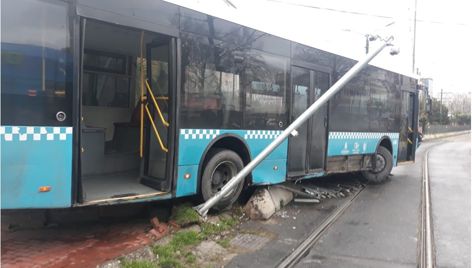 Istanbul Da Halk Otobusu Kazasi Ntv