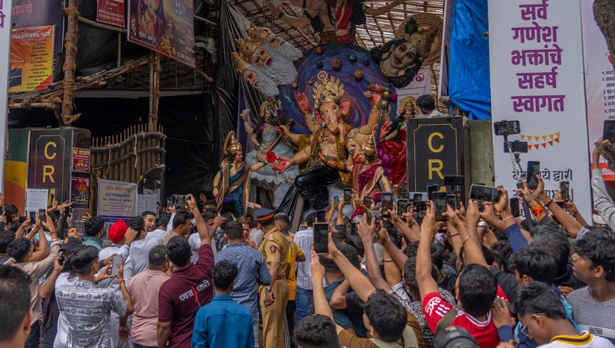 Hindu tapınağında izdiham: 6 kişi öldü Hindu tapınağında izdiham: 6 kişi öldü