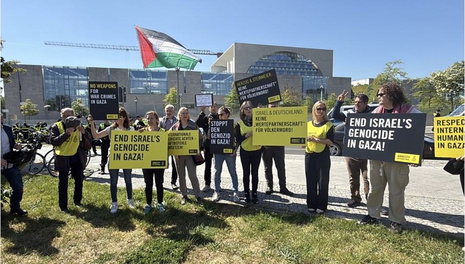 Berlin'de Herzog'a protesto: “İsrail'in Gazze’deki soykırımına son verin”