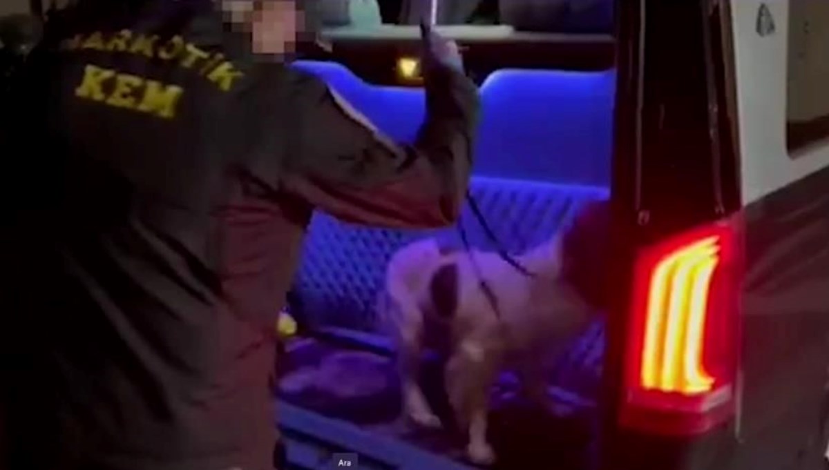 VIP araçla uyuşturucu sevkiyatı: Polis şehrin girişinde yakaladı VIP araçla uyuşturucu sevkiyatı: Polis şehrin girişinde yakaladı