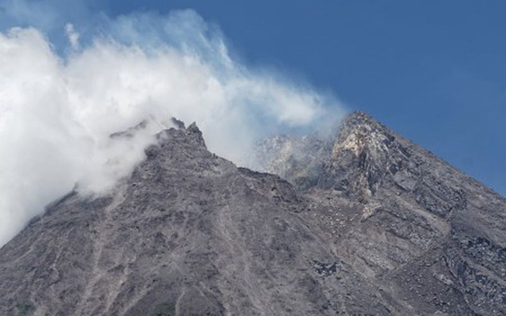 Endonezya’da yanardağ patlaması: 500 kişi tahliye edildi - 3