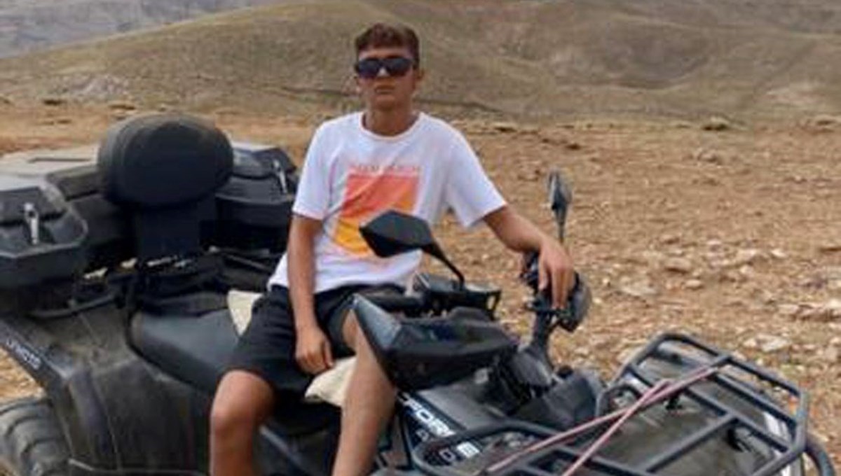 Kuzenlerin kullandığı jet skiler çarpıştı: 1 ölü Kuzenlerin kullandığı jet skiler çarpıştı: 1 ölü