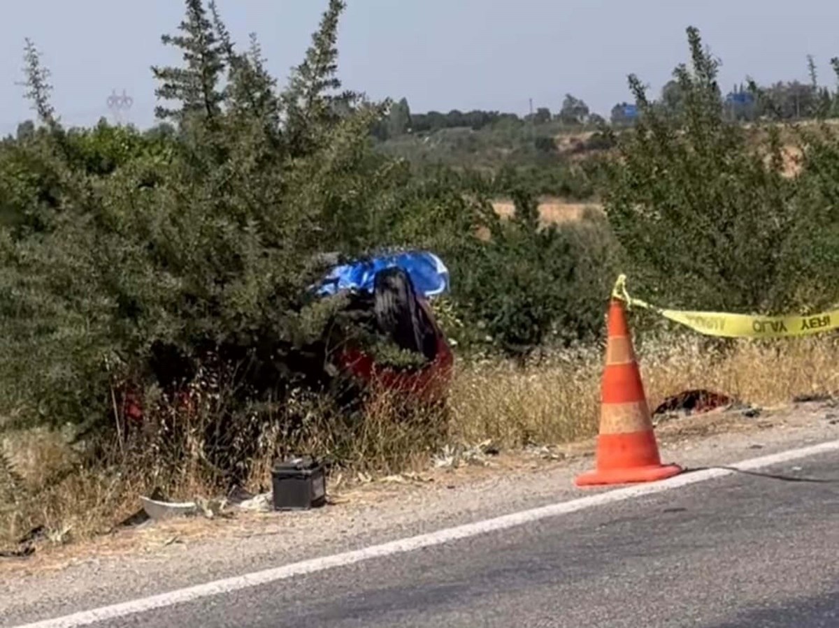 İzmir'de feci kaza | İki otomobil çarpıştı: Karı- koca öldü, 7 yaralı