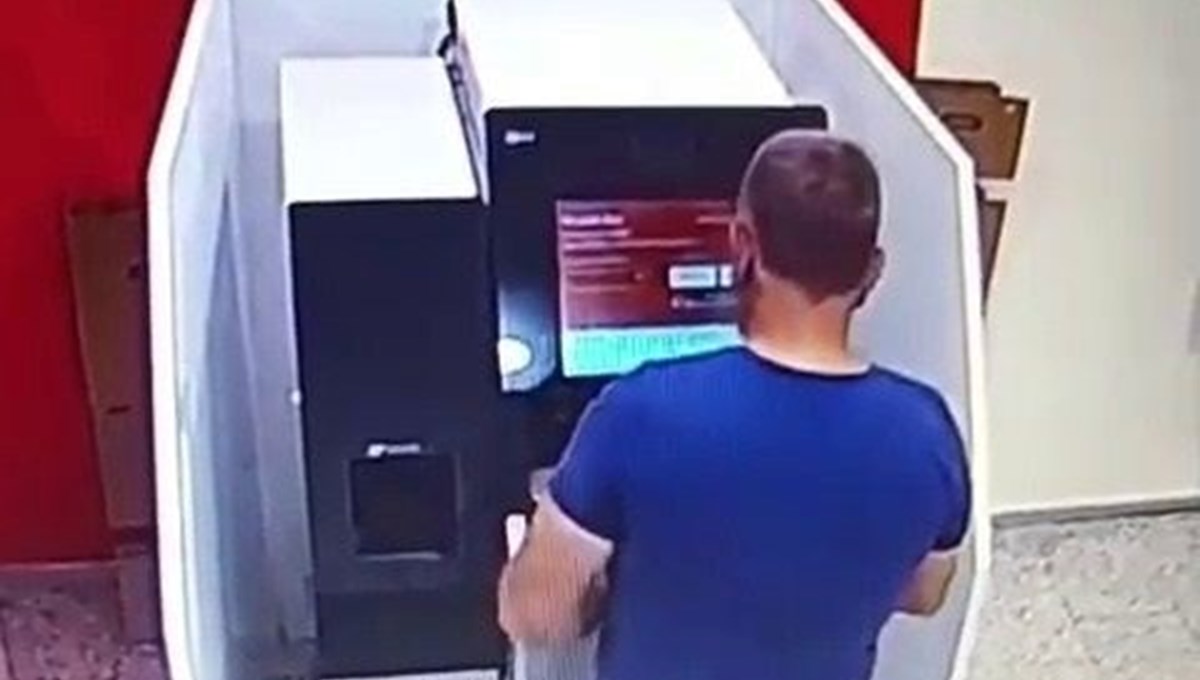 ATM'de 13 bin liralık unutkanlık ATM'de 13 bin liralık unutkanlık