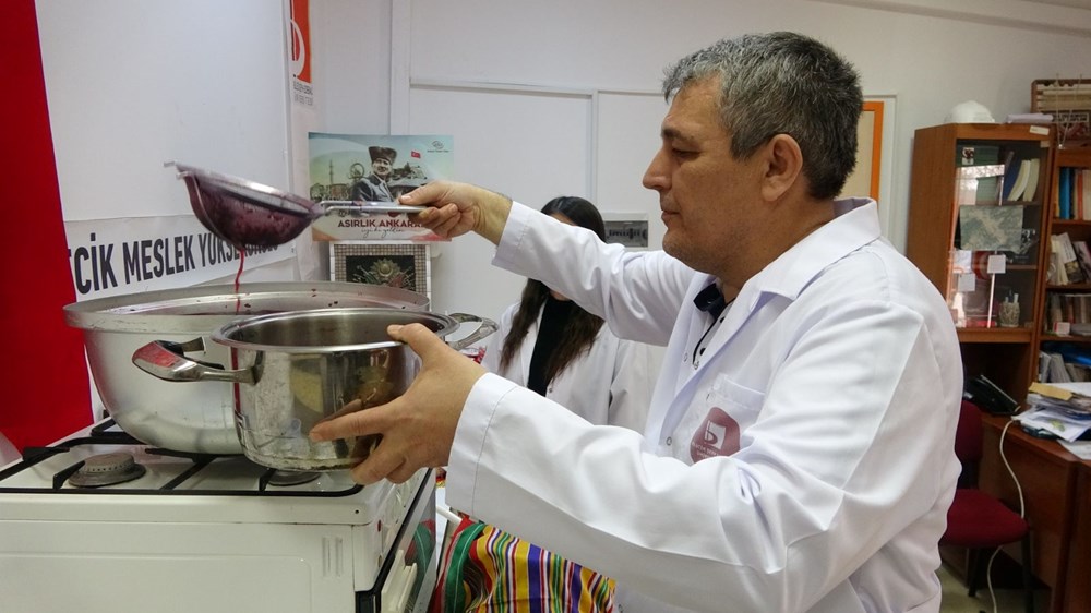 700 Yıllık Sır: 40 Baharatlı Osmanlı Şerbetinin Gizemli Tarifi 72