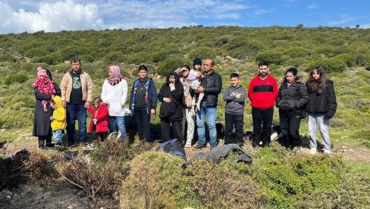 İzmir'de 15 düzensiz göçmen yakalandı İzmir'de 15 düzensiz göçmen yakalandı