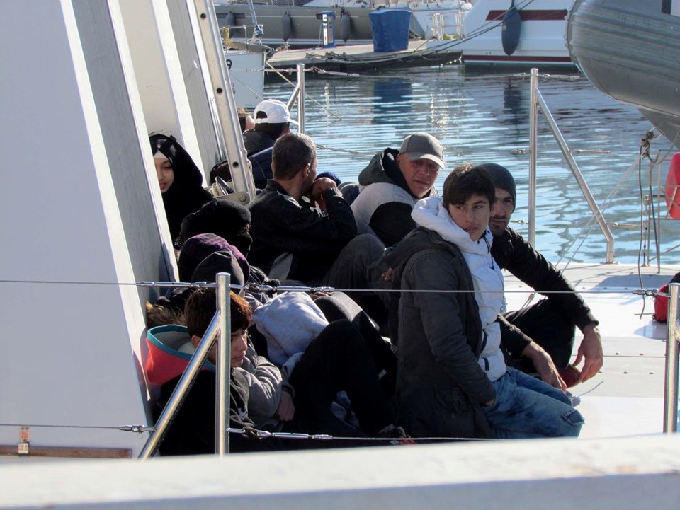 Suriyeliler, Yunanistan diye Türk adasına bırakıldı - 1