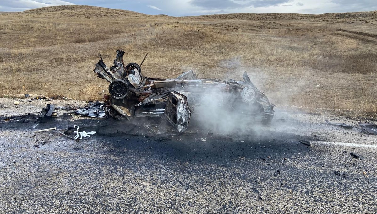 Bayburt'ta feci kaza: Ölü ve yaralılar var Bayburt'ta feci kaza: Ölü ve yaralılar var
