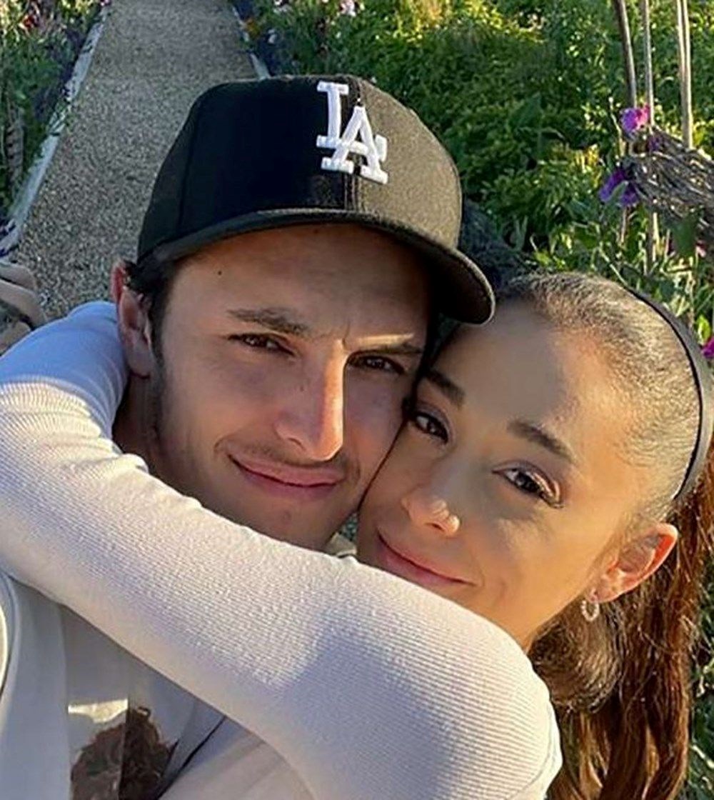 Ariana Grande eşi Dalton Gomez'e boşanma davası açtı - 1